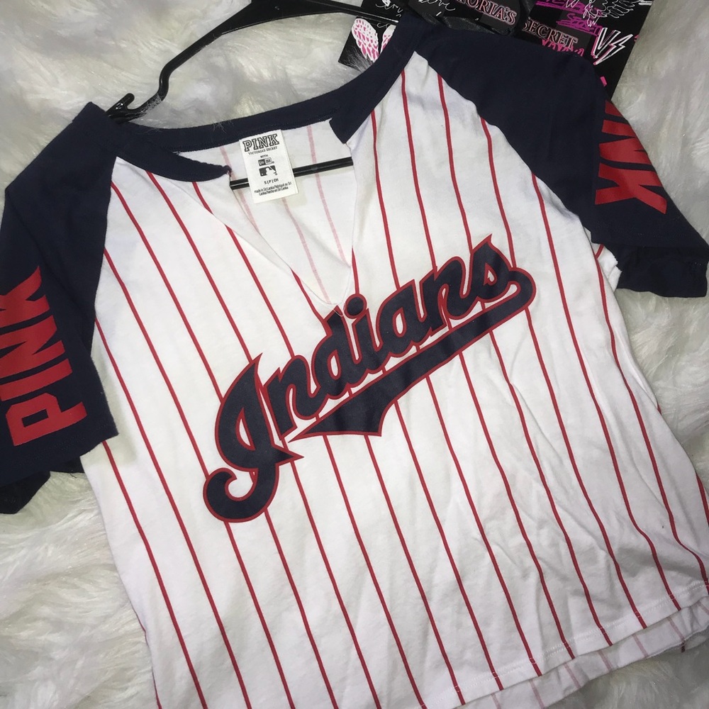 INDIANS PINK/VICTORIAS SECRET CROP TOP